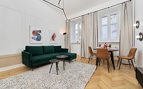 The Market Square Siedmiu Elektorów Apartment by Noclegi Renters